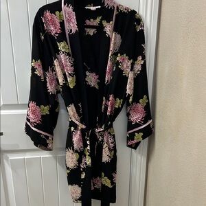 Oscar de la Renta Black Floral Kimono and nightgown, amazing price for this